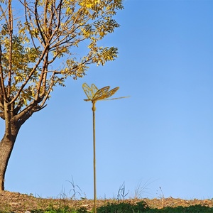 Décoration de Jardin en Métal Silhouette d'Oiseau, Tournesol et Abeille en Acier Inoxydable pour Patio, Terrasse et Allée de Jardin - Product Image 1