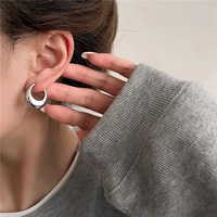Aros Clásicos de Metal Color Dorado para Mujer, Aretes Simples para Uso Diario, Joyería para Mujer, Regalos