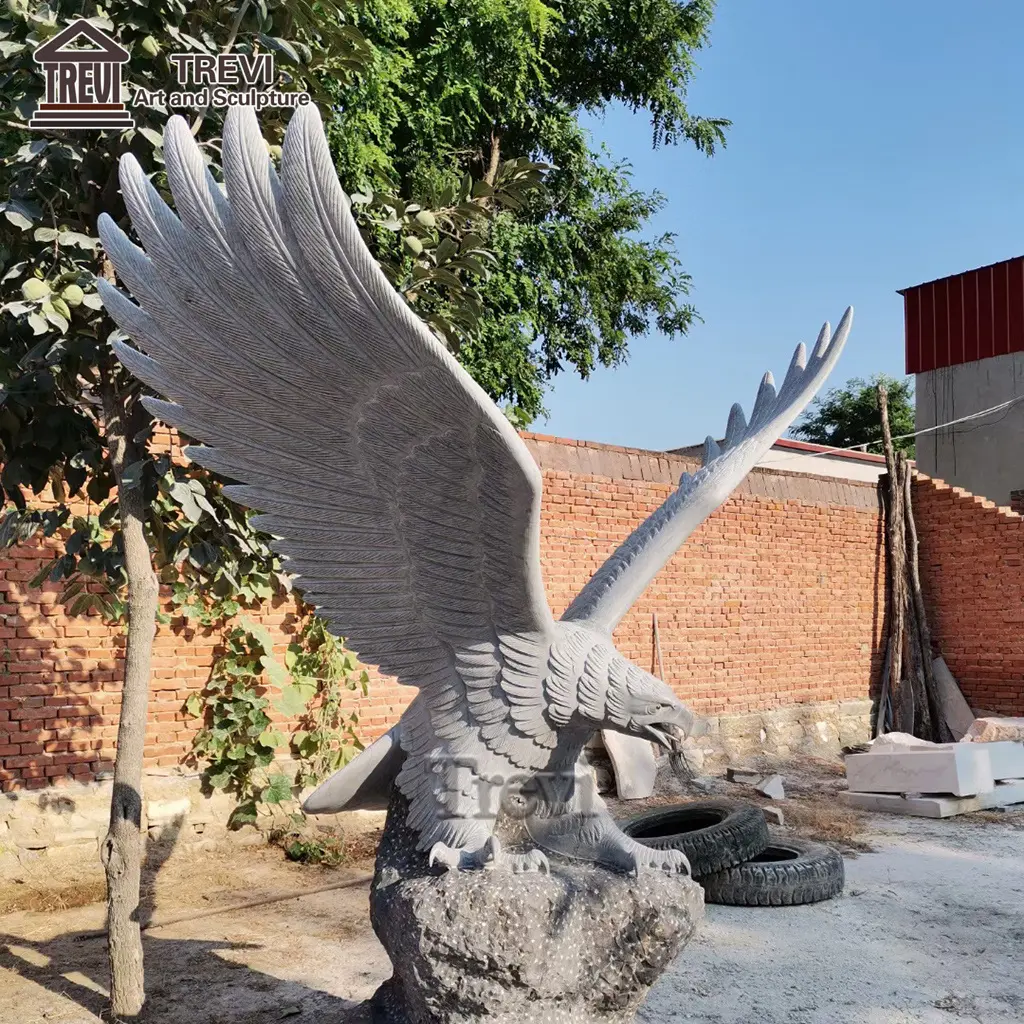 Outdoor Life Size Garten Dekoration Hawk Skulpturen Marmor geschnitzte Adler Statue