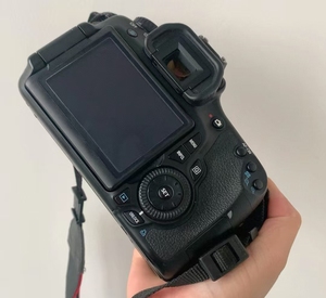 Cámara Digital de Bajo Costo 60D, Solo Cuerpo, Cámara APS-C, Cámara de Nivel Básico - Product Image 1