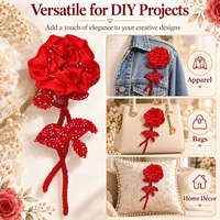 Applique florale brodée en satin rouge perlé faite à la main, patch à coudre pour vêtements, sacs, décoration intérieure, artisanat DIY, cadeau