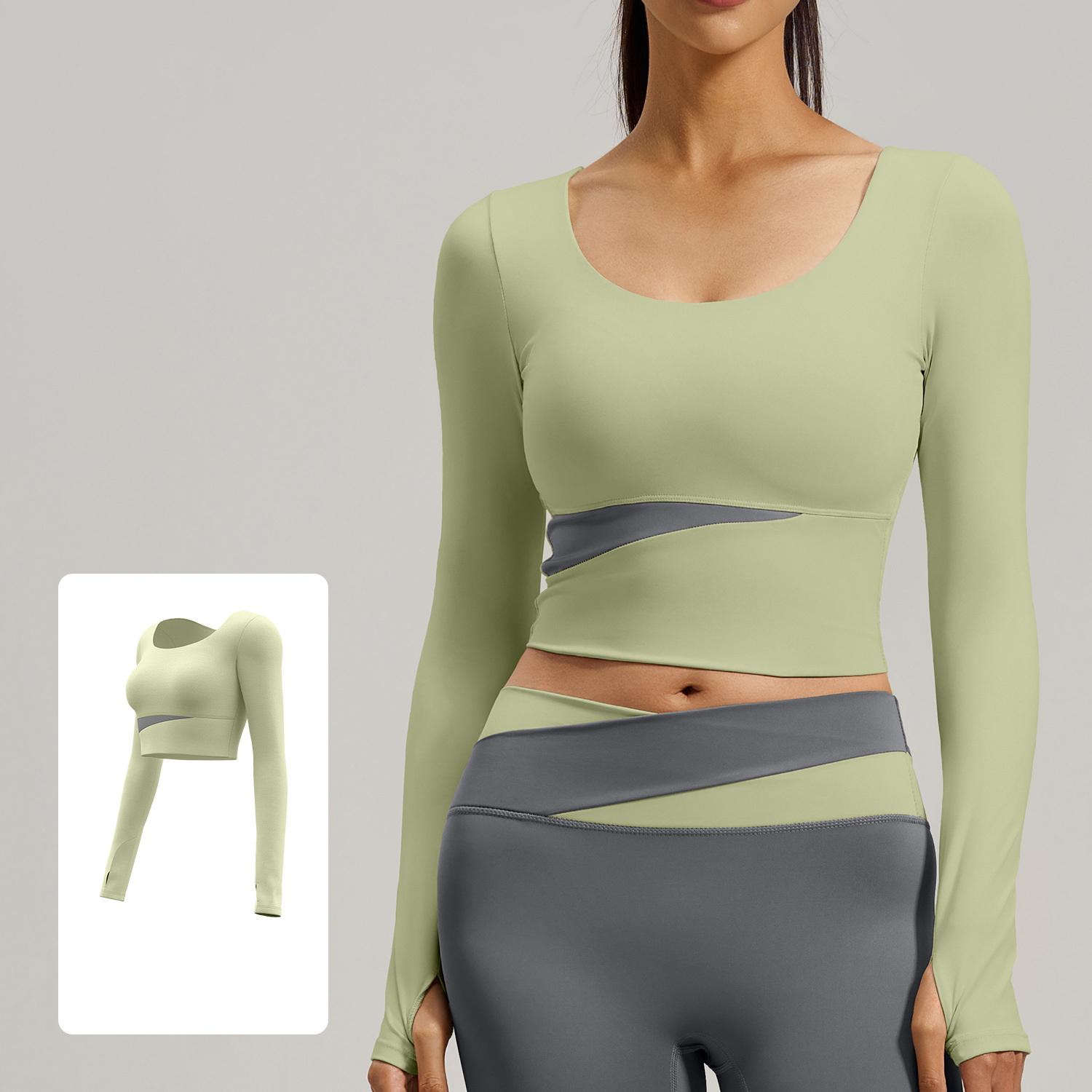 สีเขียวอ่อน