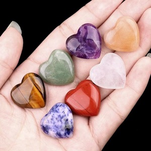 Çakra kristal kalpler setleri doğal şifa taşları kalp şekli oyma el sanatları hediyeler için aşk kalpler - Product Image 4