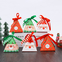 Boîte cadeau de bougie de Noël la plus vendue avec estampage à chaud Impression numérique Matériaux recyclés de luxe Design pyramidal personnalisable