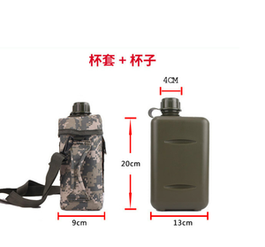ขวดน้ำพลาสติก HDPE แบบขายส่ง DFB06 ขนาด 2 ลิตร ขวดน้ำพลาสติกทรงเหลี่ยม สีเขียวลายพราง  กระเป๋าสะพายไหล่หลากสี - Product Image 4