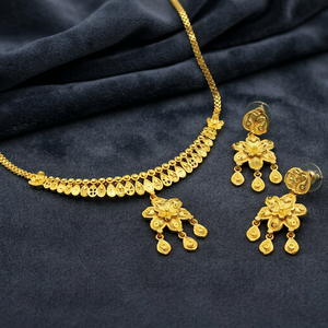 Collares de Latón con Baño de Oro de 14K, 18K, 24K, Diseño Floral Tradicional, Joyería de Moda, Venta al por Mayor - Product Image 1