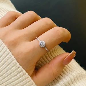 Anello geometrico da donna, design semplice, accessorio per l'uso quotidiano - Product Image 2