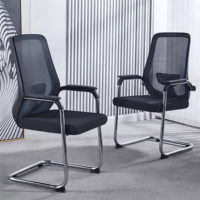 Chaise de bureau ergonomique moderne à base en arc épaissie, confortable, en maille, pour personnel de bureau - Vente en gros usine
