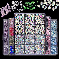 12 compartiments de décorations d'ongles de styles variés, strass 3D à fond plat, bijoux d'ongles de formes spéciales, accessoires pour ongles en plastique
