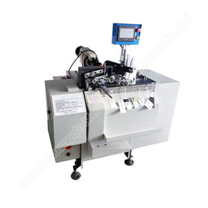 Enhebrador de etiquetas colgantes Maquinaria de ropa Máquina para hacer etiquetas colgantes - Product Image 5