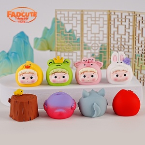 Figurine décorative de bureau peinte, jouet Kawaii créatif, petite bibelot tendance, sac/boîte surprise en résine - Product Image 2