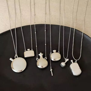 Collar de Acero Inoxidable Pulido de Alta Calidad con Colgante Clásico en Forma de Regadera, Jarra de Vino, Botella de Agua o Florero, Joyería para Aniversario - Product Image 1