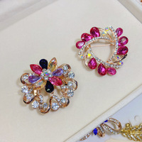 Broches tendance pour femmes, plaquées or, avec zircon coloré, imitation perle et motif Fritillaria, bijoux élégants en forme de fleur de paon, cadeau de fête