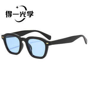 <b>Square</b> <b>Frame</b> <b>Sunglasses</b> Black PC UV400 Women's Fashion - Product Image 3