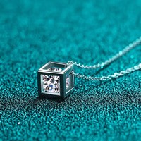 Pendentif en argent sterling S925 en forme de Rubik's Cube serti de diamants, 1,0 ct, couleur D, VVS, moissanite, collier de luxe tendance en moissanite