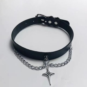 Collar choker punk oscuro con estrella de cuatro puntas y cruz, estilo retro para mujer, con logotipo grabado en relieve. - Product Image 2