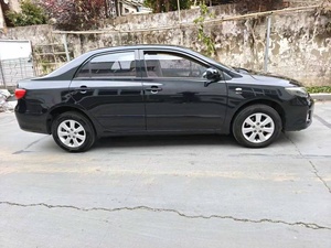 Toyota Corolla 1.6 GL d'occasion 2013, édition spéciale Cool, transmission automatique - Product Image 3
