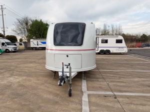 Autocaravanas de Lujo Modernas y Ligeras de Alta Velocidad con Diseño Aerodinámico, Doble Eje, para Viajes y Campamentos - Product Image 4
