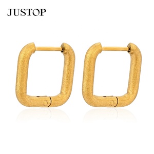 Aros de moda OEM/OEM, impermeables, de acero inoxidable, chapados en oro, hipoalergénicos, proveedor de joyería de moda, aretes de aro dorados - Product Image 2