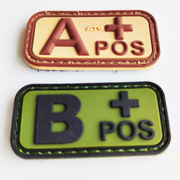 Étiquette en silicone gaufrée 3d pour vêtements, patch en caoutchouc et pvc, design personnalisé, 2 pièces
