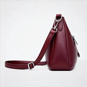 Premium Quality Leather Shoulder Bag For Women With Elegant Design And Spacious Interior Indian Supplier - Product Image 1