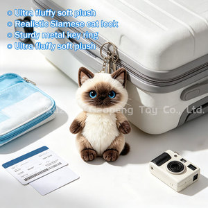 Llavero <span class=keywords><strong>de</strong></span> peluche <span class=keywords><strong>de</strong></span> gato siamés Kawaii OEM ODM, colgante <span class=keywords><strong>de</strong></span> gato suave y esponjoso con <span class=keywords><strong>ojos</strong></span> <span class=keywords><strong>azules</strong></span> realistas, amuleto <span class=keywords><strong>de</strong></span> animal <span class=keywords><strong>de</strong></span> peluche para bolso - Product Image 2
