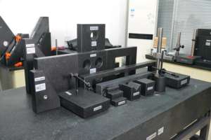 Reglas cuadradas de granito de alta precisión, bloques en V de granito, placas de inspección de granito, instrumentos de medición CE - Product Image 5