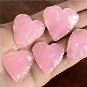 Opalite rose de haute qualité, artisanat, cristaux en forme de cœur pour la fabrication de bijoux, cadeau, décoration intérieure, excellent prix - Product Image 1