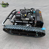 Tondeuse à gazon industrielle compacte télécommandée sans fil sur chenilles, hauteur de coupe max. 1000 mm, moteur 4 temps, conception étroite pour espaces restreints