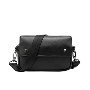 Bolsos de Hombro Casuales de Lujo para Hombre, Estilo Vintage, con Remaches y Cinturón, Bolsos Bandolera de PU al por Mayor - Product Image 1