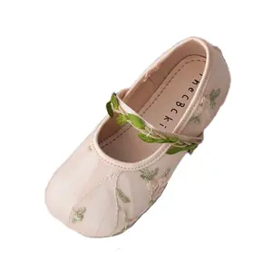2023 Новая Детская школьная обувь для девочек, обувь ручной работы на плоской подошве, розовые вышитые туфли принцессы
