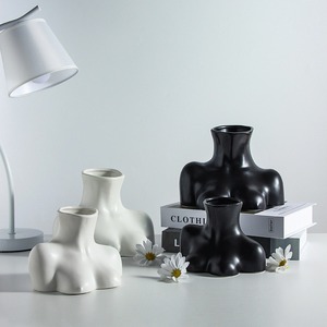 Vaso decorativo moderno bianco opaco per il corpo vaso in porcellana d'arte fatta a mano con fiori irregolari per matrimoni in 2022 - Product Image 4