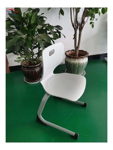 Ensemble bureau et chaise pour étudiants avec pieds en métal, siège en plastique durable, bureau avec porte-livres intégré, structure robuste pour salles de classe - Product Image 3