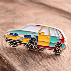 Fabricant d'épingles en émail personnalisées pour voitures Broches en métal émaillé pour revers et logo Épingles en émail dur et souple Voitures - Product Image 1