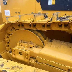 Bulldozer Shantui SD32 con Orugas Amarillas, Capacidad de Aplicación de Asfalto de 6m³, Equipo de Construcción de Uso Pesado - Product Image 6