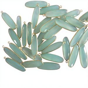 Colgantes o dijes de plata de ley chapados en oro y rodio con engaste de bisel para gemas de calcedonia, a granel - Product Image 1