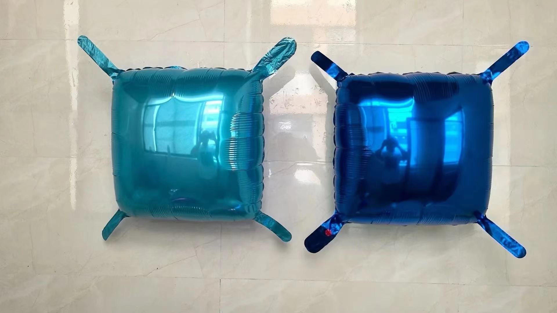 สีฟ้า + สีน้ำเงินเข้ม