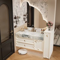 Kabinet Kamar Mandi Modern Mewah dengan Wastafel Terpasang di Dinding, Terbuat dari Batu Sinter, Dilengkapi Cermin dan Kabinet Samping