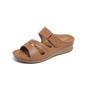 Sandalias de cuña cómodas para mujer, de microfibra, transpirables, con cierre de hebilla, tacón bajo, para verano, venta al por mayor - Product Image 3