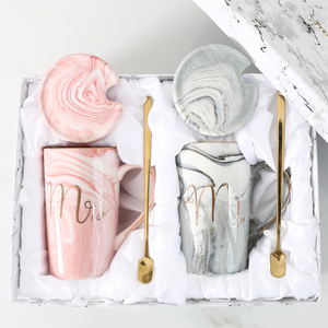 Vente en gros Mug en céramique personnalisé Coffret cadeau Mugs pour couples 400ml Mug flamant rose au design en marbre avec couvercle et cuillère - Product Image 2