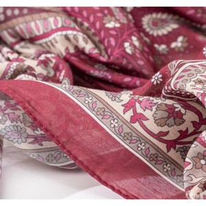 Pañuelo Cuadrado de Voile Estampado de Lujo Miss Color, Hijab Turco Transpirable de Poliéster Chifón Premium, Casual, Bursa, Turquía - Product Image 5