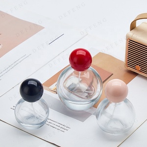 Bomba de fragancia personalizada <span class=keywords><strong>Spray</strong></span> 30ml 50ml 75ml 100mL Botella de perfume de vidrio con forma de bola con tapa de madera - Product Image 4