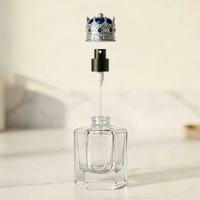 Flacon de parfum en verre de qualité supérieure 50 ml avec pulvérisateur, capuchon couronne filigranée, accent cabochon bleu, exquis, rechargeable, vide, livré avec carton gratuit
