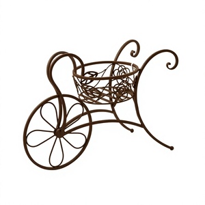 Support de pot de fleurs en fer polyvalent finition bronze, compatible avec différentes tailles de pots, pour une arrangement élégant des plantes d'intérieur et d'extérieur - Product Image 1