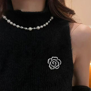 Broche de vêtement haut de gamme pour femme, motif fleur de camélia Hesiod en strass, broche personnalisée entièrement sertie de diamants, broche rose multicouche - Product Image 3