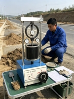 Automatic Digital CBR Tester High Accuracy 1% IP55 Protection California Bearing Ratio Testing Machine ASTM D1883 Equipment