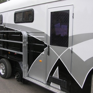 Nuevo Semirremolque de Carga Inclinada para 3 Caballos, Construcción Duradera de Acero Aleado, Eje Doble, Frenos Eléctricos, Carga Útil Máxima de 4T, Ideal para Vivienda en RV - Product Image 4