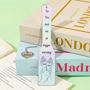 Marque-page en métal holographique pour couple amoureux, motif laser dégradé, imprimé cœur, pendentif XOXO, artisanat métallique - Product Image 4