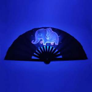 Éventail en bambou personnalisé de haute qualité avec impression UV, grand modèle traditionnel style ange, technique de sculpture, effet fluorescent, idéal pour la publicité - Product Image 6