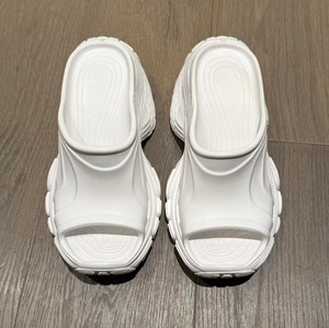 Sandales de plage pour femmes en EVA légère, imperméable, à talon compensé, avec semelle dentelée de 9 cm d'épaisseur, en une seule pièce - Product Image 5